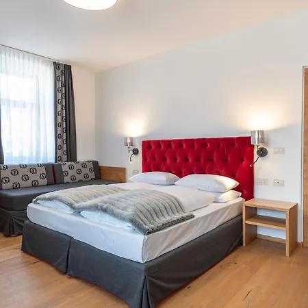 Cristallo Hotell 4*